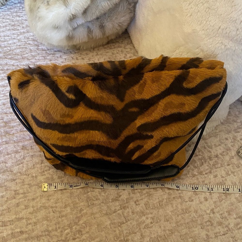 Tiger Print Faux Fur Shoulder Bag - Picture 2 of 8